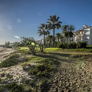 Apartment Hb - Comfortable Beachfront Holiday Apartment, Estepona